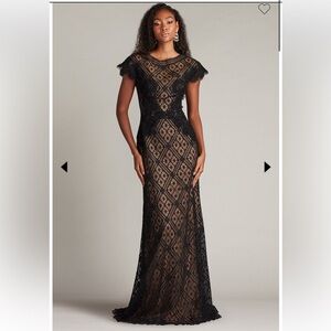 new Tadashi Shoji Jasi embroidered lace illusion gown black and nude